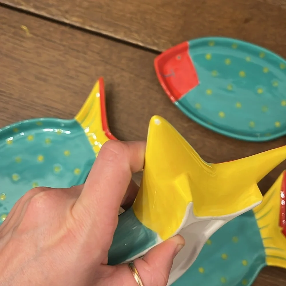 4 Foreside Vintage Colorful Fish Shaped Ceramic Plates